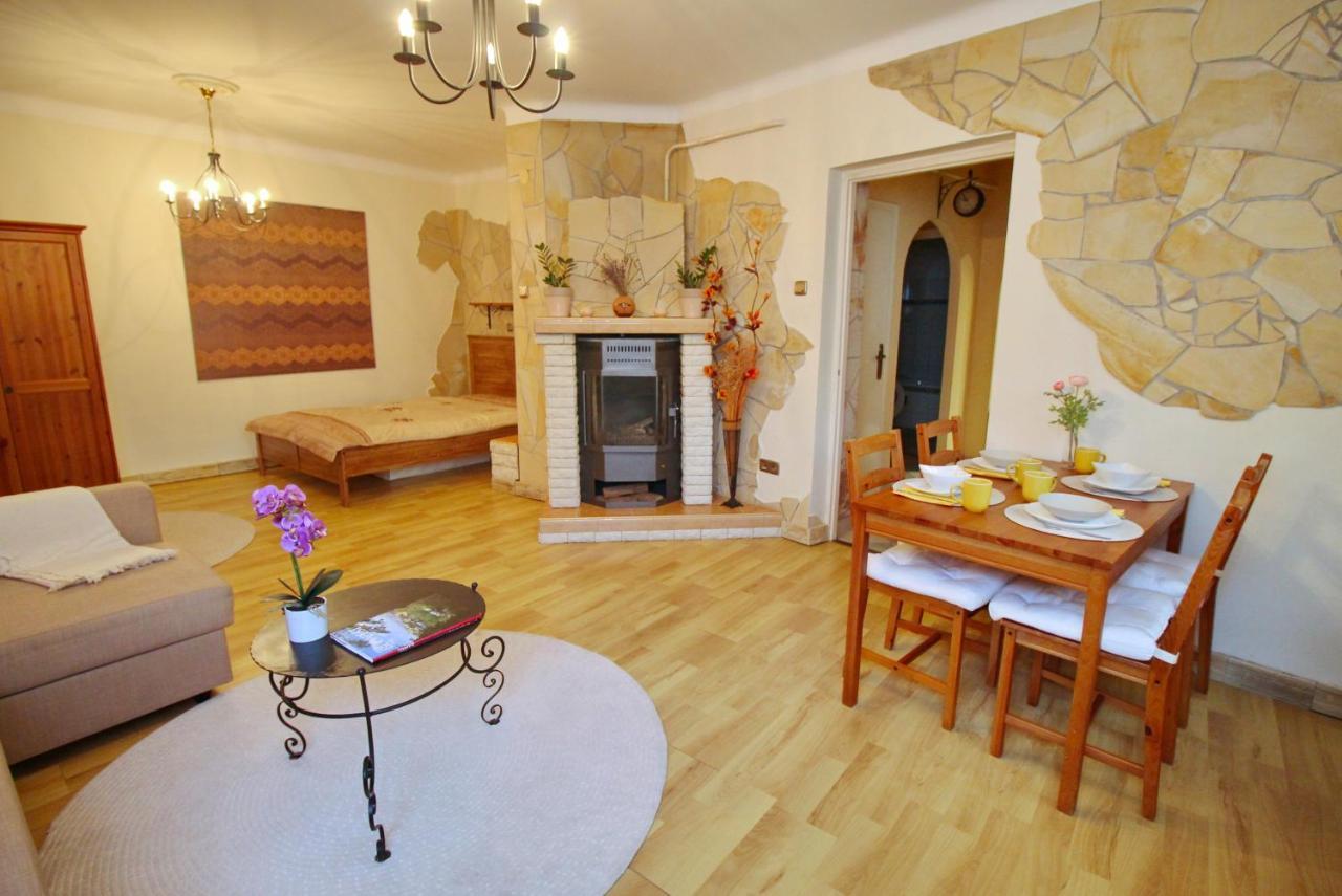 בודפשט Cosy Castle Apartment מראה חיצוני תמונה