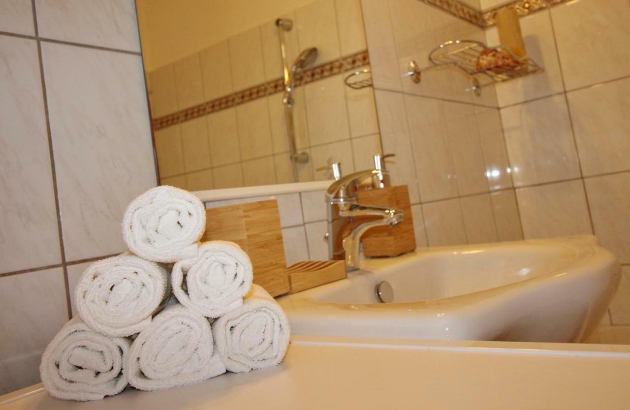 בודפשט Cosy Castle Apartment מראה חיצוני תמונה
